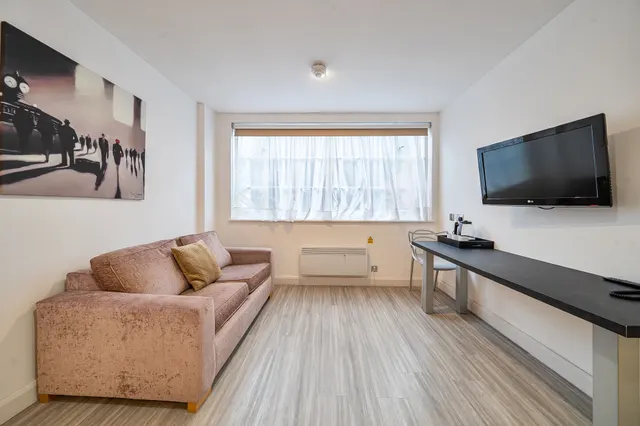 Photo 2 — Flat G09, 2 Roland Gardens, London