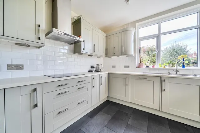 Kingston Road, Epsom, KT19, photo 3