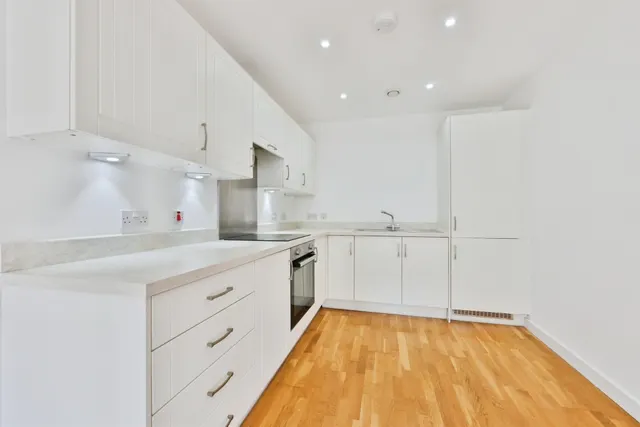 Admiral Drive, Stevenage, SG1, photo 3