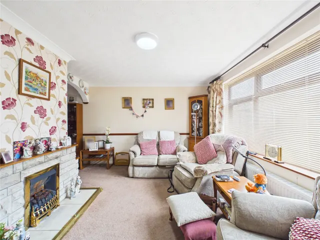 Wyndham Crescent, Bristol, BS4, photo 3