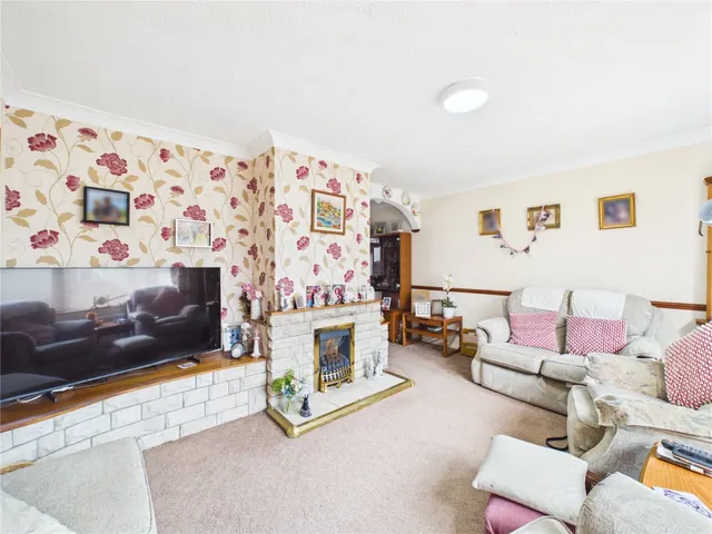 Wyndham Crescent, Bristol, BS4, photo 2