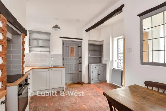 Maltravers Street, Arundel, BN18, photo 2