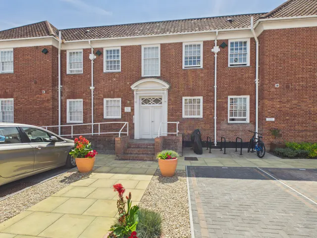 Library Close, Bridgwater, photo 1