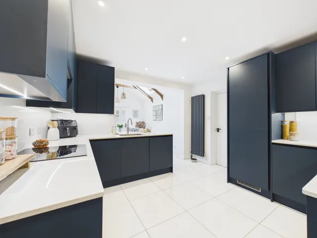 Carrington Avenue, Flackwell Heath, HP10, photo 2