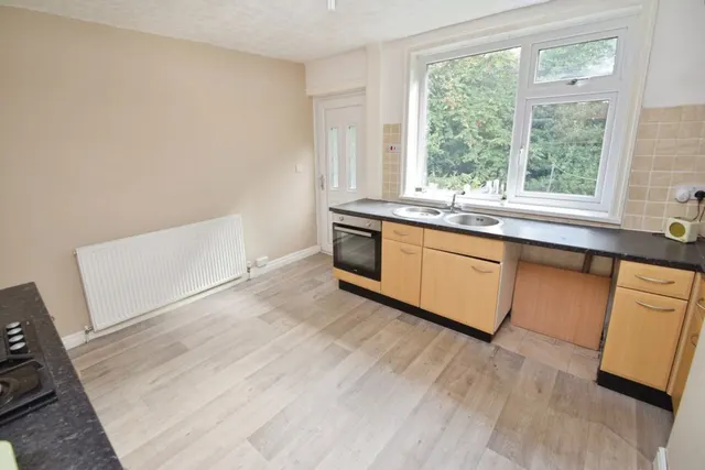 Photo 3 — Riddlesden, Keighley, West Yorkshire