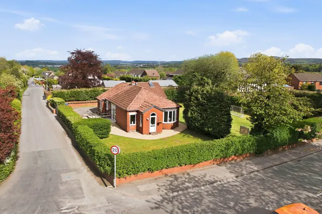 Whalley Road, Great Harwood, BB6, photo 1