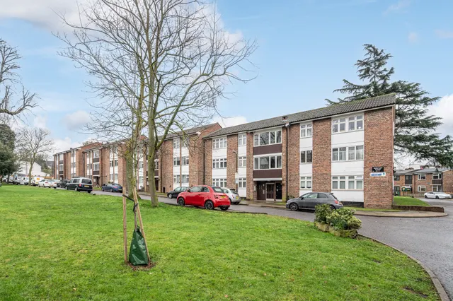31 Scrutton Close, London, photo 1