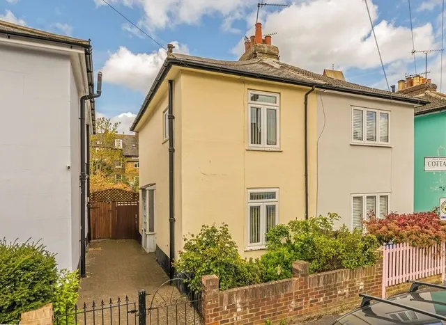 Cottage Grove, Surbiton, KT6, photo 1