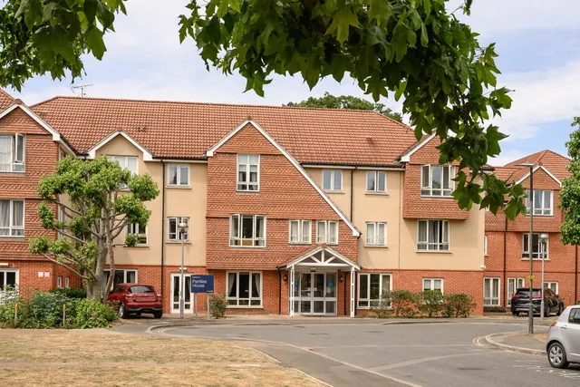 Langley Road, Merton Park, SW19, photo 1