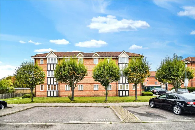 Neptune Walk, Erith, DA8