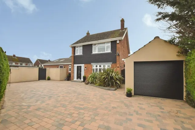 Cambridge Avenue, Scunthorpe, photo 1