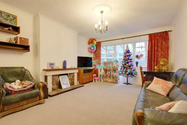 Photo 2 — Parklands Avenue, Goring-By-Sea, Worthing
