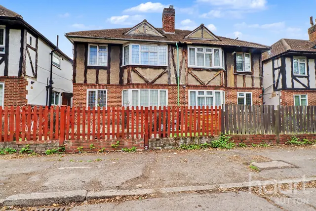 York Close, Morden, SM4, photo 1