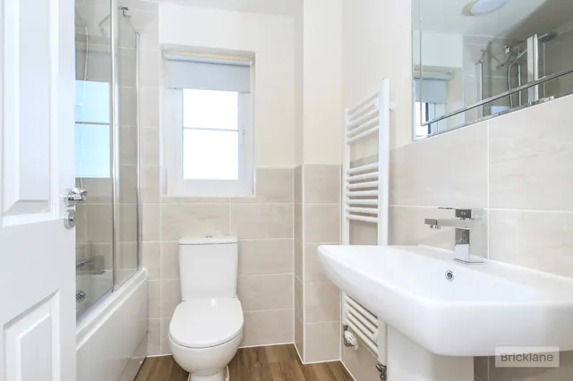 Almond Avenue, Peterborough, PE7, photo 1