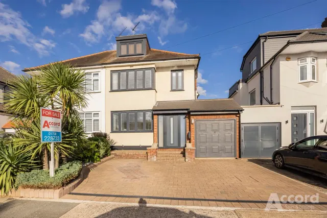 Ayr Way, Romford, RM1, photo 1