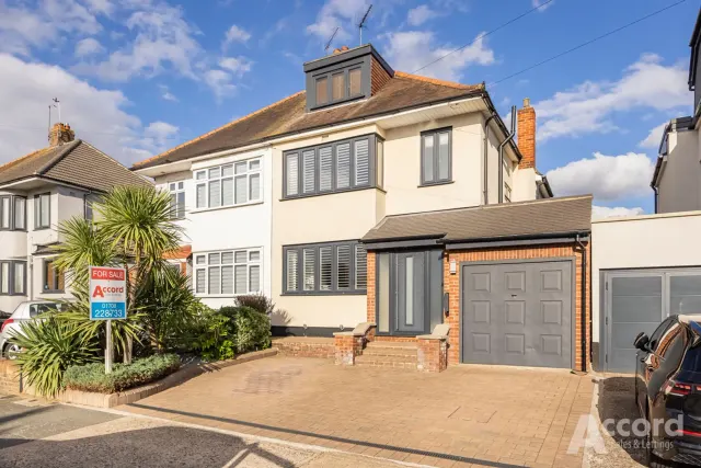 Ayr Way, Romford, RM1, photo 1