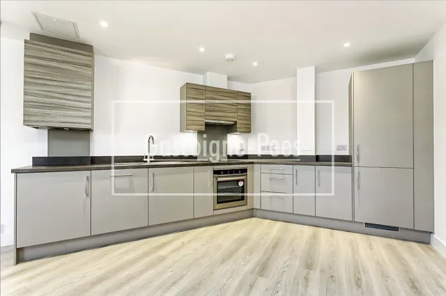 Flambard Way, Godalming, GU7, photo 2