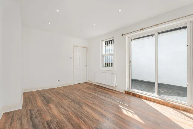Sydenham Road, Croydon, CR0, photo 1