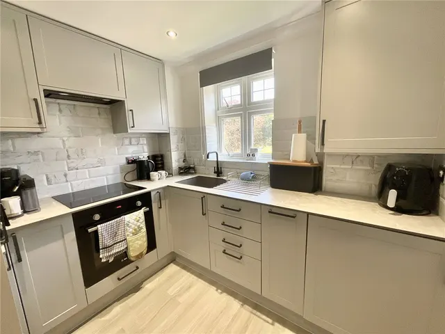 Photo 3 — Stuart Road, Highcliffe, Christchurch, Dorset, BH23