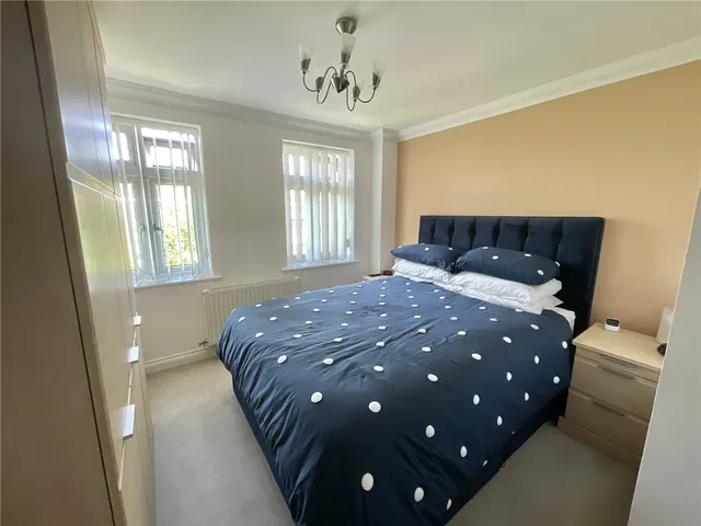 Stuart Road, Highcliffe, Christchurch, Dorset, BH23, photo 1