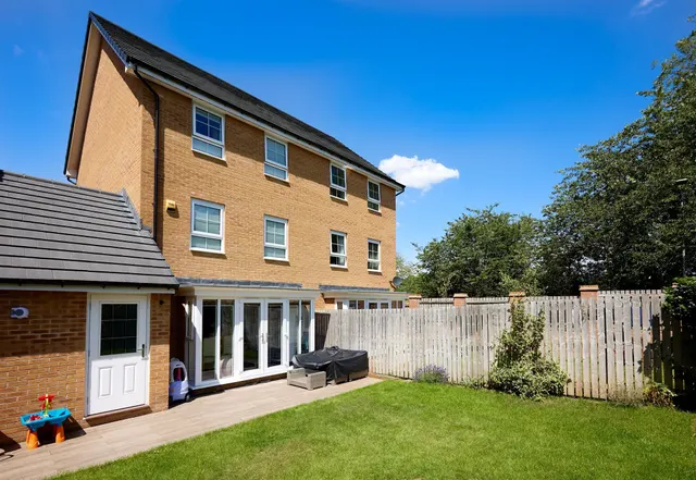 Minett Court, Methley, LS26, photo 3
