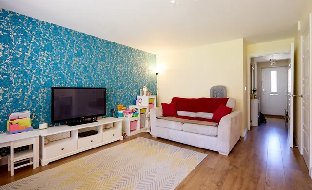 Minett Court, Methley, LS26, photo 2