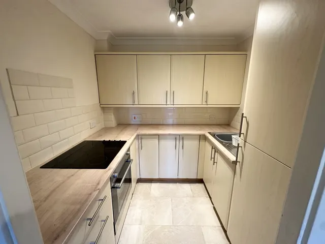Retirement Property, Lincoln Gate, PE1, photo 1