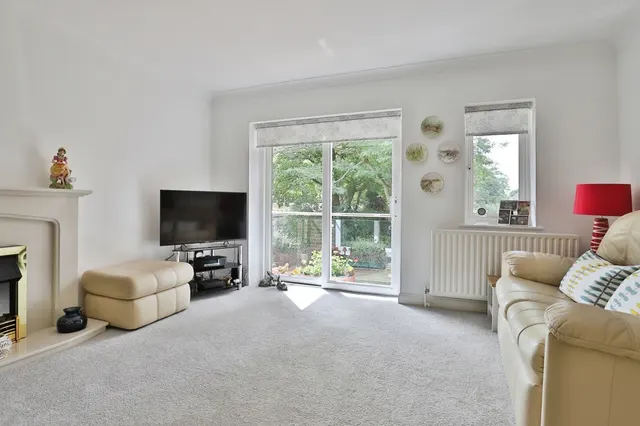 West Cliff Road, West Cliff, BH4, photo 2