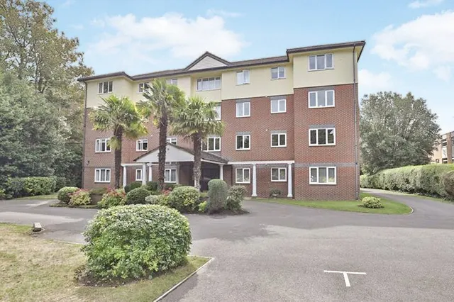 West Cliff Road, West Cliff, BH4, photo 1