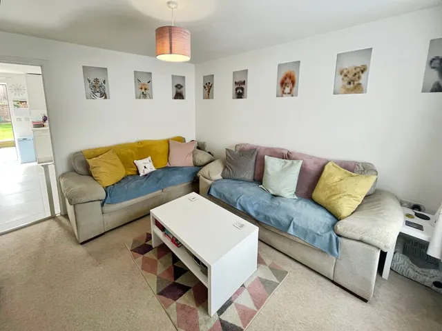 Photo 3 — Hopper Drive, Chineham, Basingstoke, Basingstoke, RG24 8JH