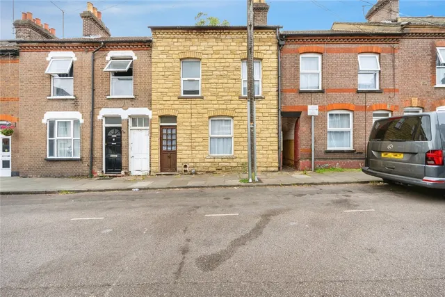 Cowper Street, Luton, Bedfordshire, LU1, photo 1