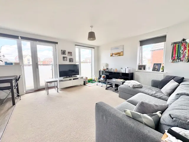 Photo 2 — Flat 6, 3 Cicero Crescent, Milton Keynes, Fairfields, MK11 4BR