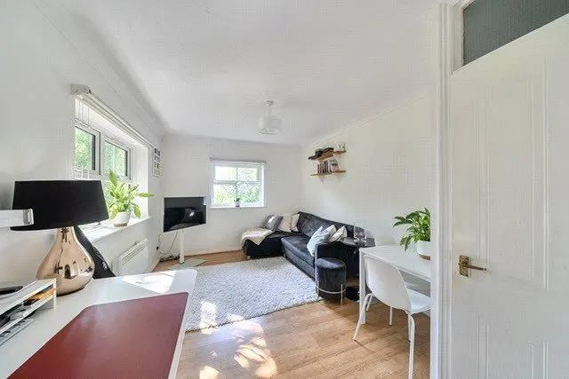 Chelveston Crescent, Southampton, SO16, photo 2