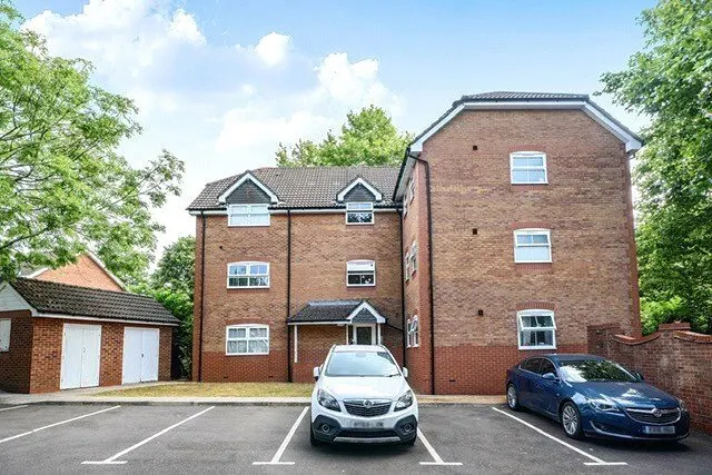 Chelveston Crescent, Southampton, SO16, photo 1