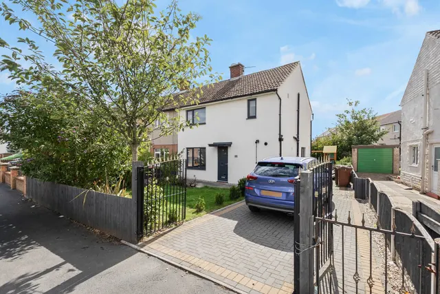 Orchard Head Drive, Pontefract, WF8, photo 1