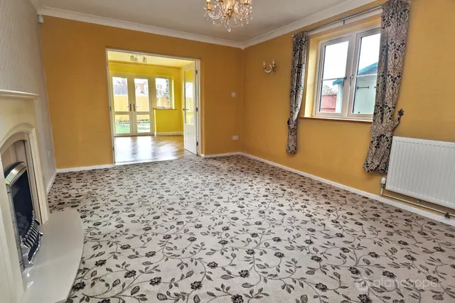 Windermere Avenue, St Nicolas Park, CV11, photo 3