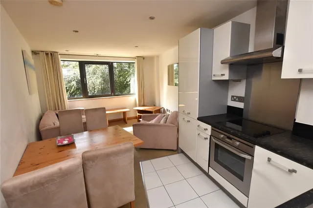 Salts Mill Road, Shipley, BD17, photo 2