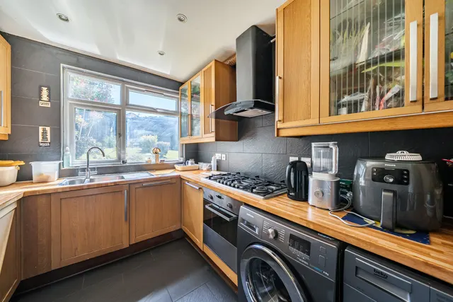 Nursery Road, HA5, photo 1