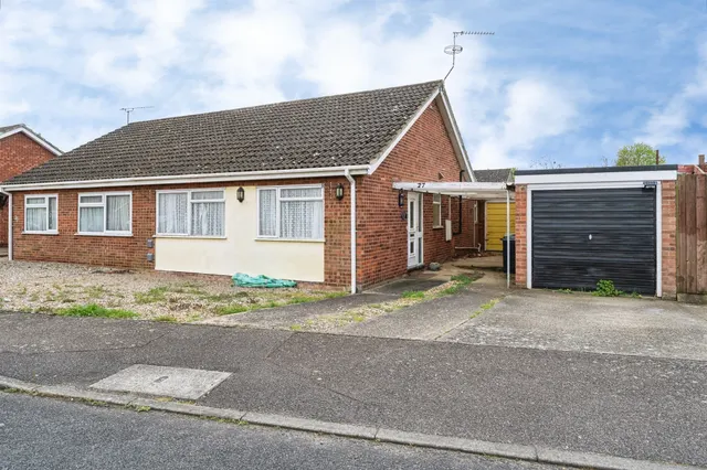 Blackbird Road, Beck Row, BURY ST. EDMUNDS, photo 1