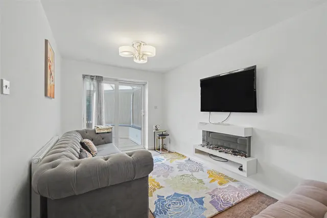 Benington Drive, Wollaton, NG8, photo 2