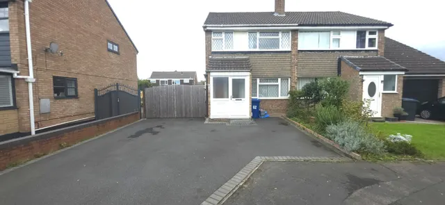 Castlehall, Tamworth, B77, photo 1