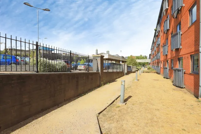 Broad Gauge Way, Wolverhampton, WV10, photo 2