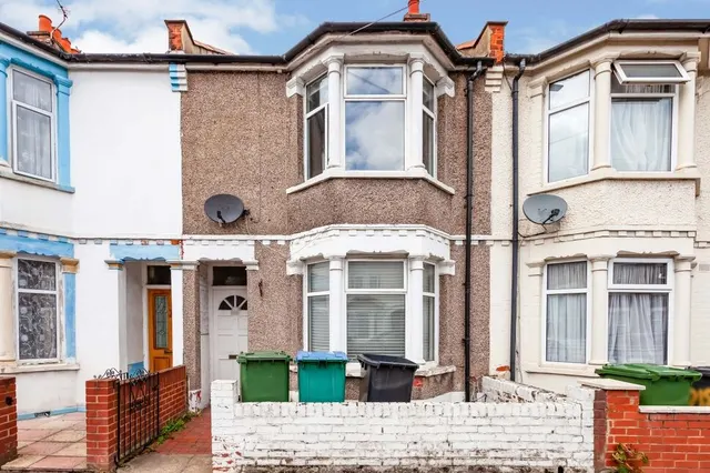 Whippendell Road, Watford, WD18, photo 1