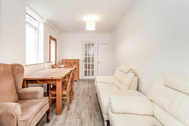 Photo 2 — Whippendell Road, Watford, WD18