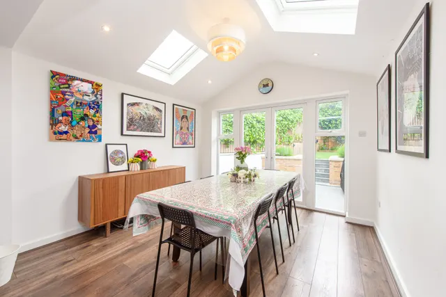 Photo 3 — 39 Heton Gardens, London