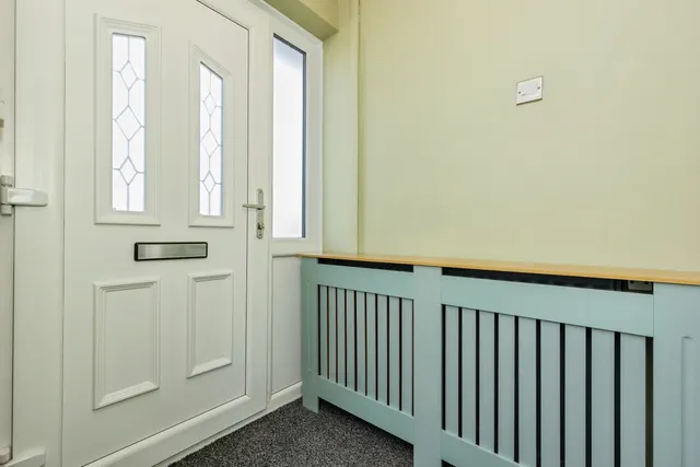 Highfield Drive, Mossley, OL5, photo 3