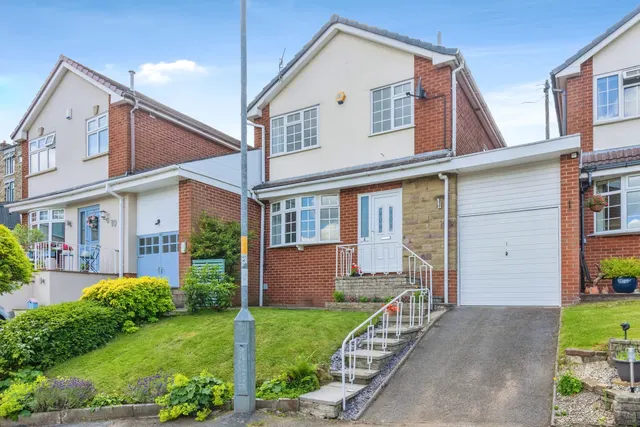 Highfield Drive, Mossley, OL5, photo 2