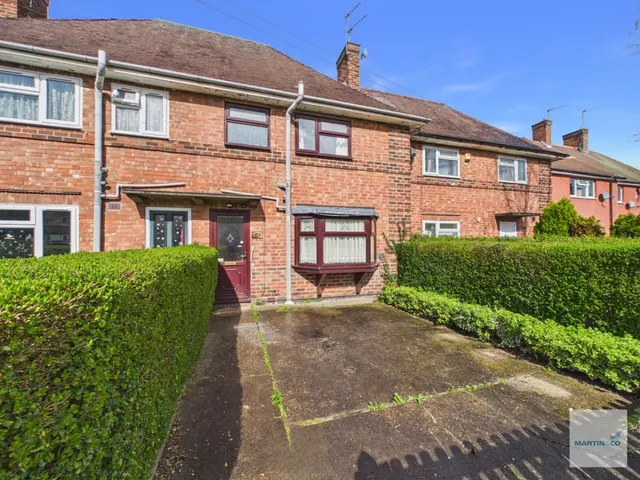 3 bedroom house, Brook Road, Beeston, NG9