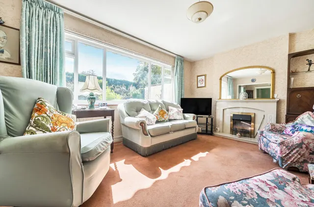 Harefield Gardens, Middleton-On-Sea, PO22, photo 3