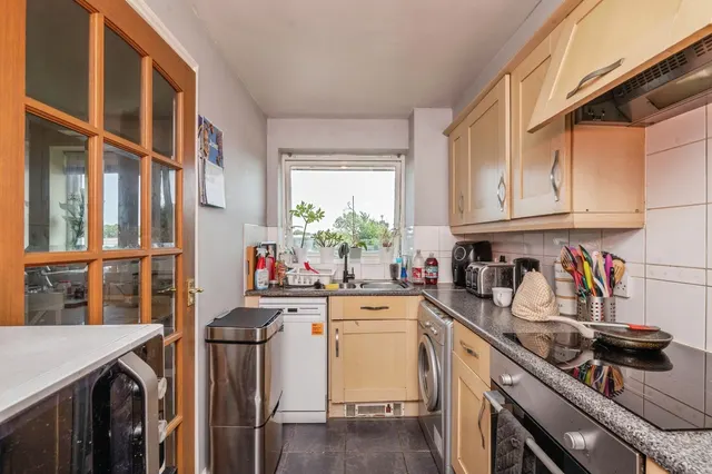 Photo 3 — Hogg Lane, Grays, Essex, RM17